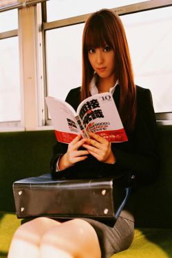黄子佼个人资料